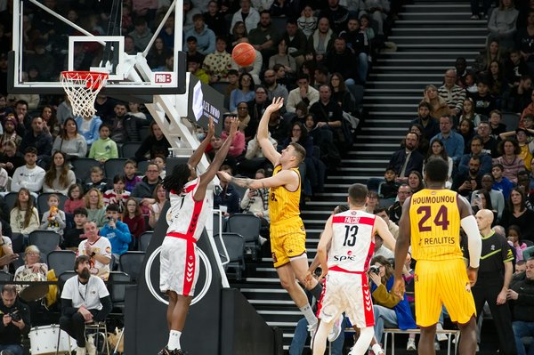 Les différents types de tacles en football